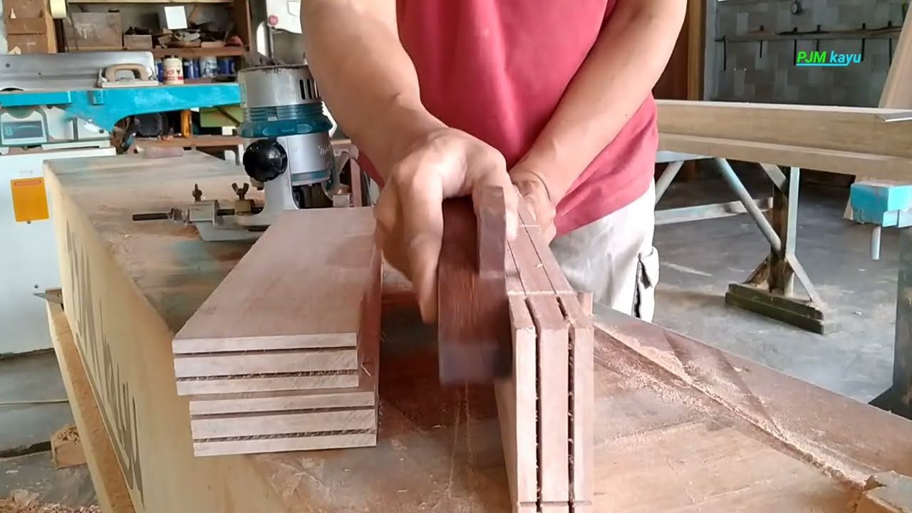 Jarang yang tahu cara membuat motif profil supaya tidak sommplak / meripil . Tukang kayu