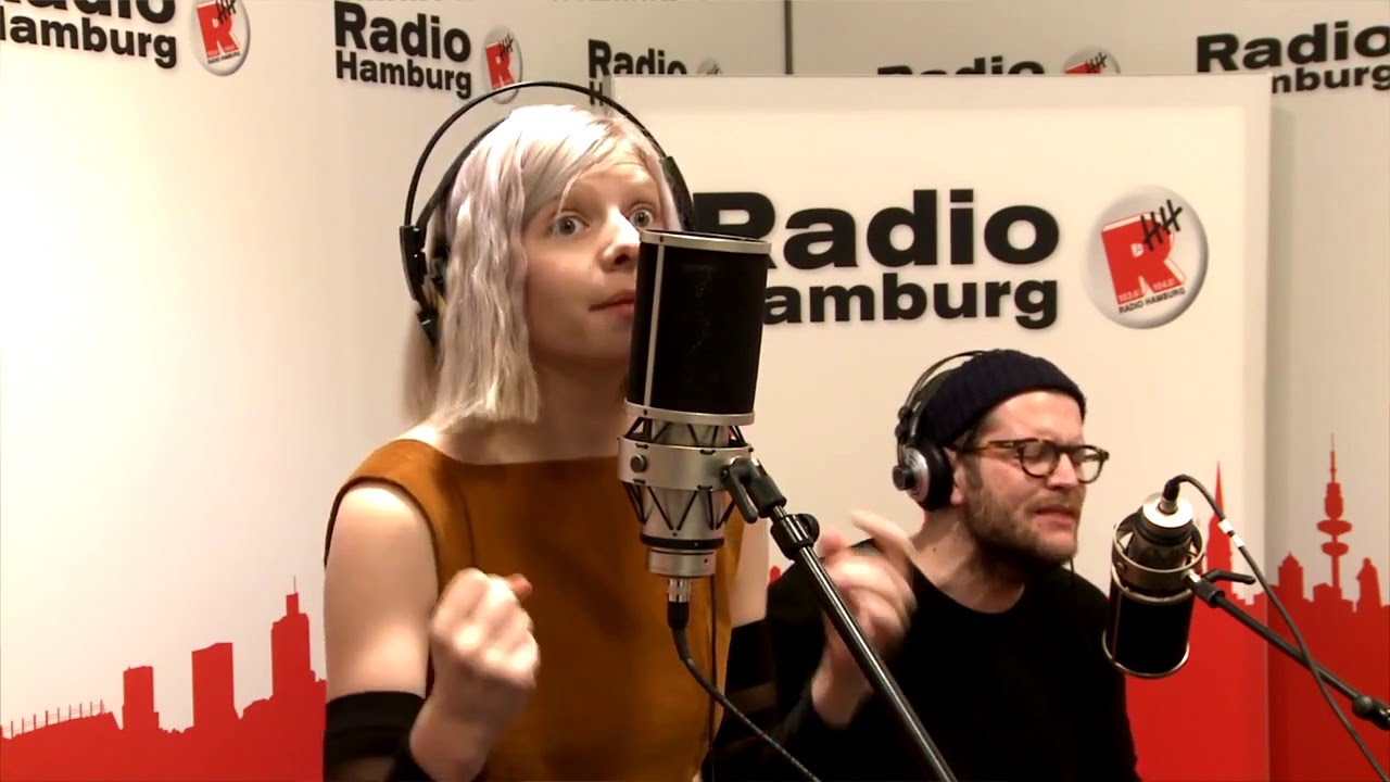 AURORA - La La LA + Conqueror - Radio Hamburg