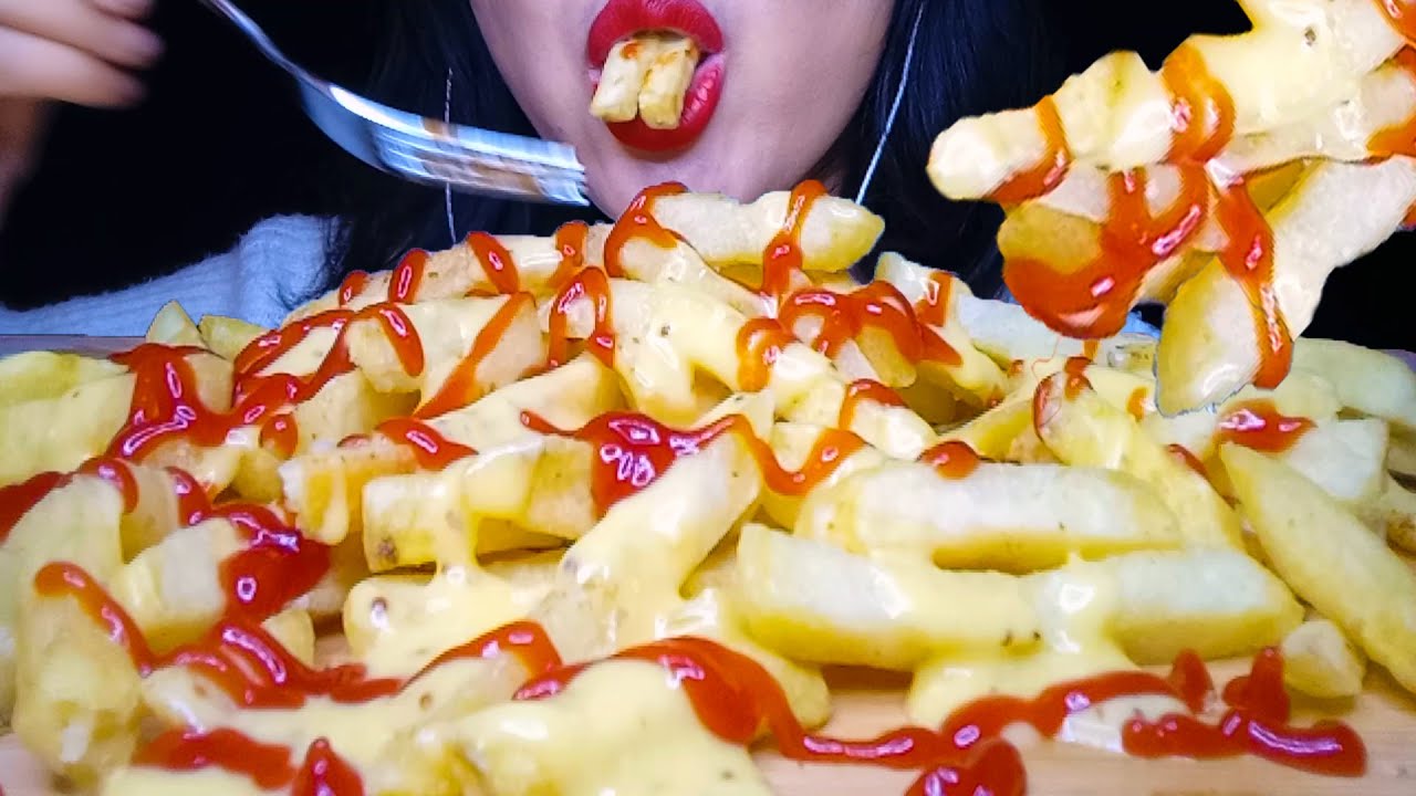 EATING | Frites, avec sauces moutarde et ketchup | ASMR | MUKBANG