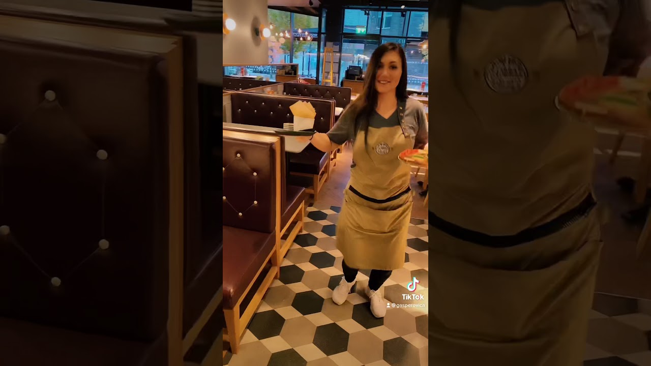 Love nwantiti 🔥#pizzaexpress #food #pizza #waitress #fun 🥰🥰❤️❤️❤️❤️🔥🔥🔥💋💋🤣🤣🤣🤪🤪🤪🤪🤪🤪🤪