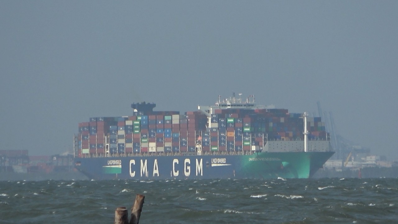 So Beautiful! LNG-Powered Mega Ship CMA CGM PATAGONIA | Shipspotting 4K