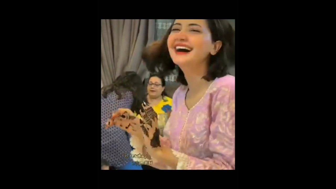 Bushra Memon New Dancing Viral Video❤️#rajabfamily #foryou #newvlog #bushrabibi #trendingshorts #sad