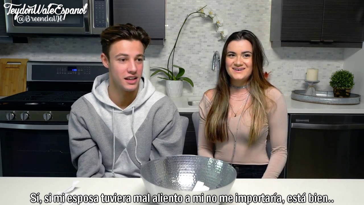 Dating Advice Ft CloeCouture Subtitulado en Espñaol Valentine’s Day Edition [Cameron Dallas]