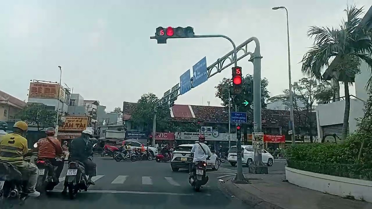 CAMERA;Hành trình chạy xe công nghệ tada đường Sài Gòn kẹt xe-xe xua-bon chen-đua đời