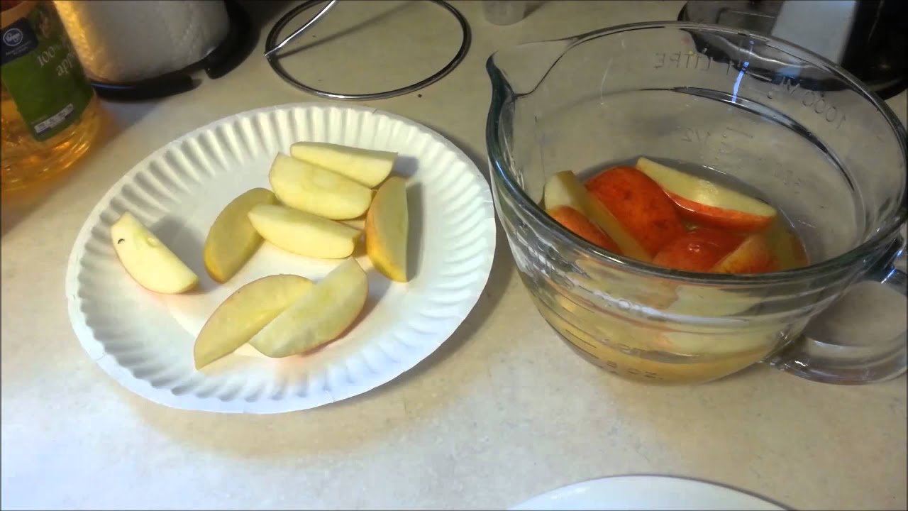 Life Hack Test - Prevent Apple Browning With Honey and Water
