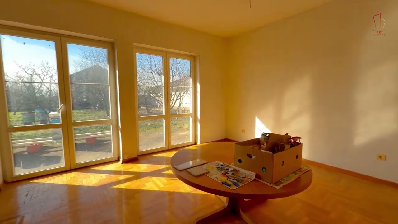 Banatska 295m2