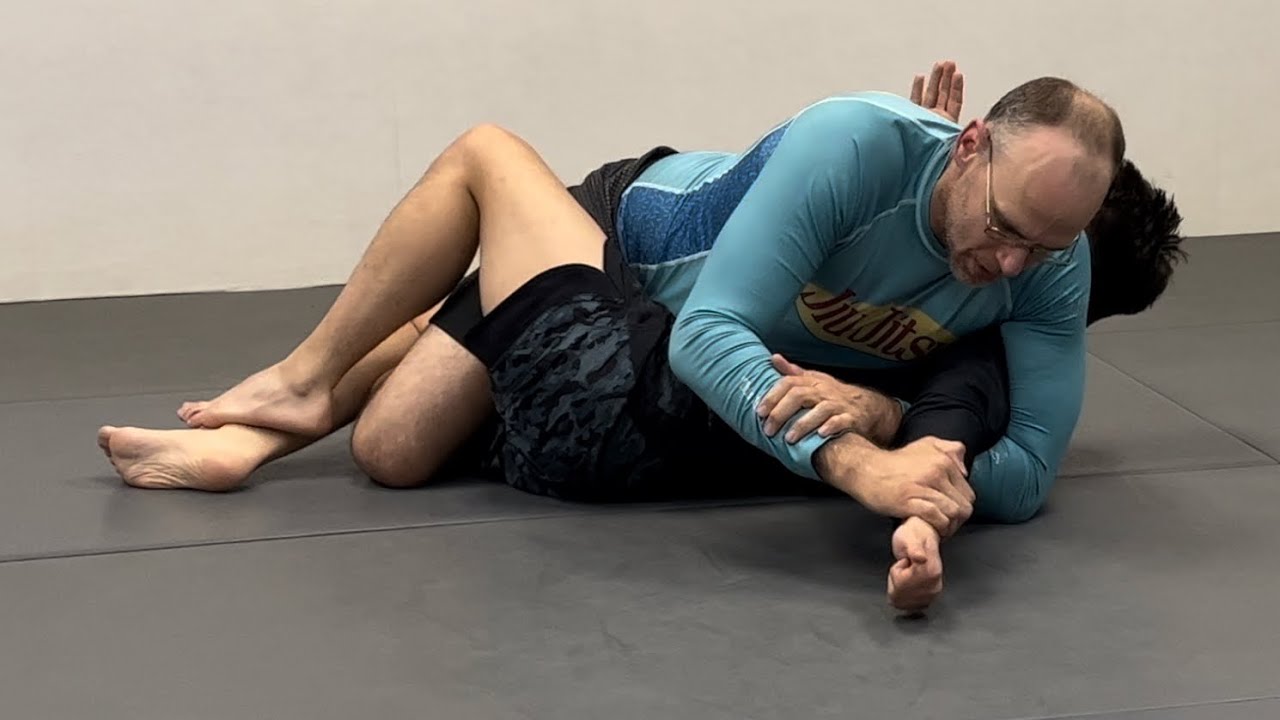 Figure 4 armlock, the old school submission that everyone forgets about