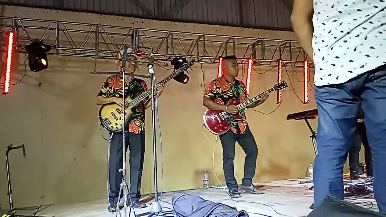 Súper Grupo Leo- 'Ojos negros'