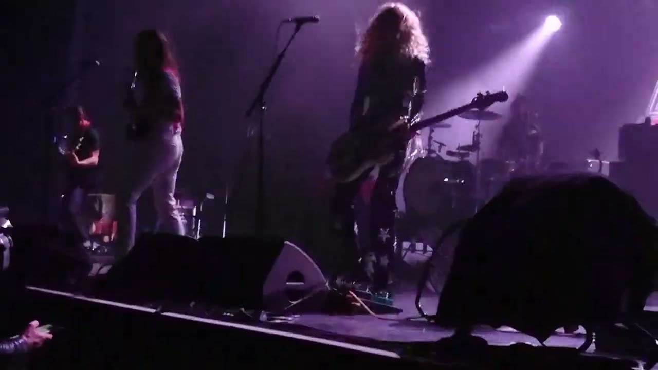 EAGLES OF DEATH METAL - We Are Family +  I Only Want You [Live à l'Olympia - 26 avril 2022]