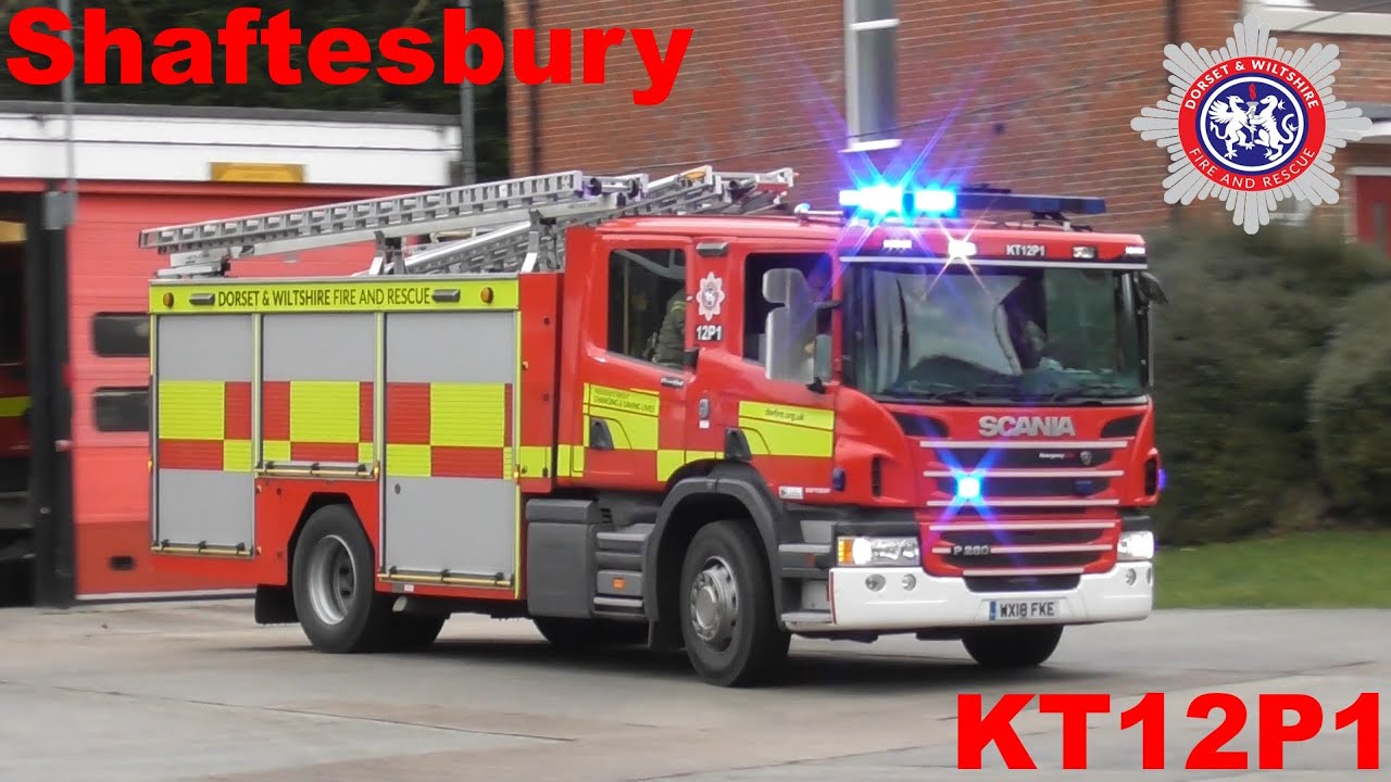 *RETAINED ARRIVING* Shaftesbury's Fire Engine turning out on lights and sirens!