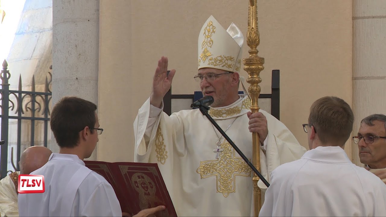 Luçon : Mgr Jacolin accueilli dans sa cathédrale