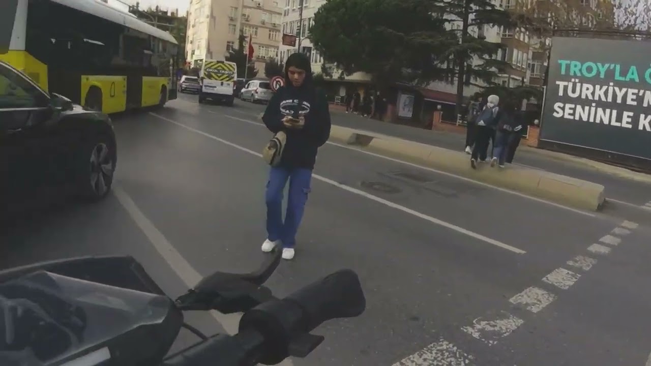 Etiler gezisi sonrası scooter ile spora gidiş 😏