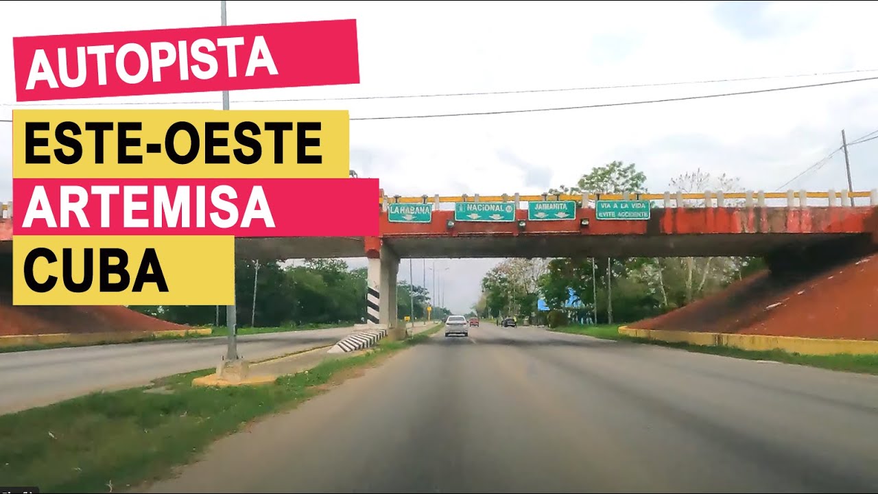 Manejando por la Autopista hacia La Habana Cuba