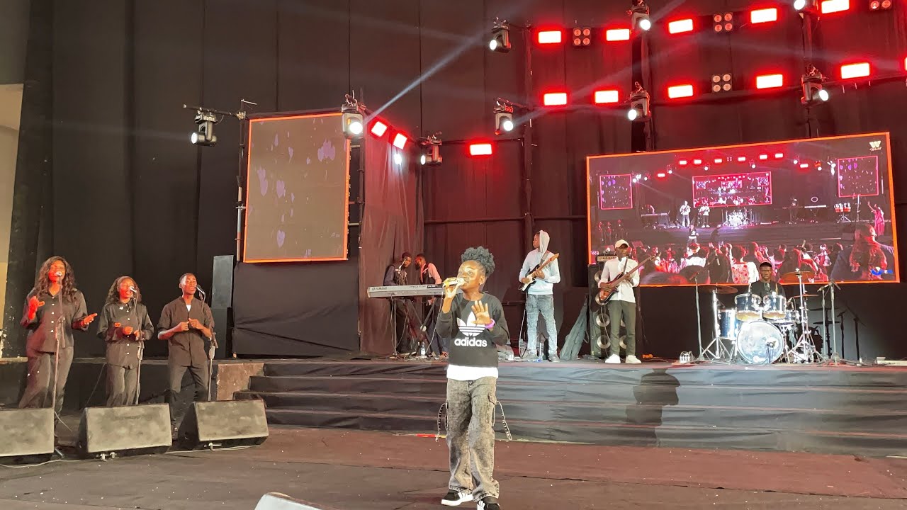 ESMERALDA SALDANHA - NO GRANDE SHOW DE FILSON MOTUTA