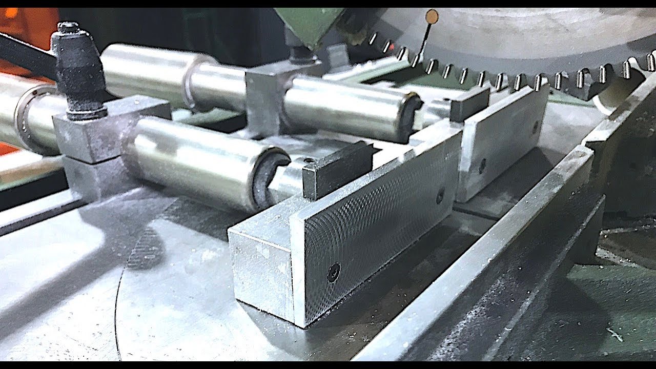 Automatic Miter Saw