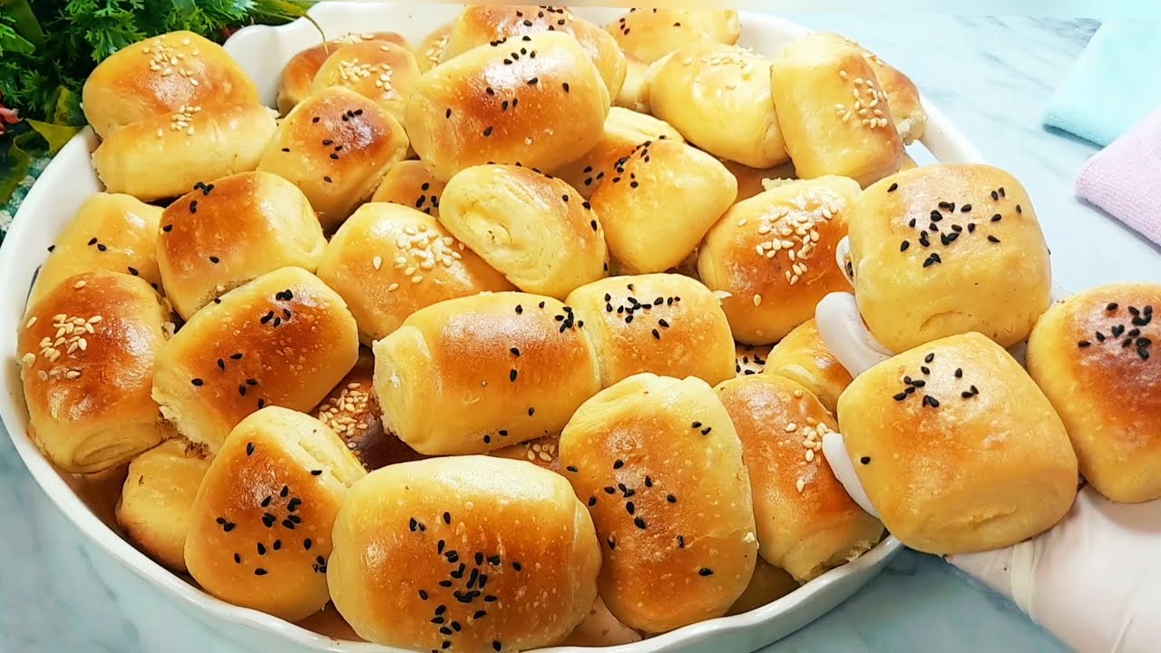 هتقومي حالاً تعمليه الميني باتيه بنص كيلو دقيق بدون بيض ولاحليب هش وخفيف والطعم حكاااية 😉