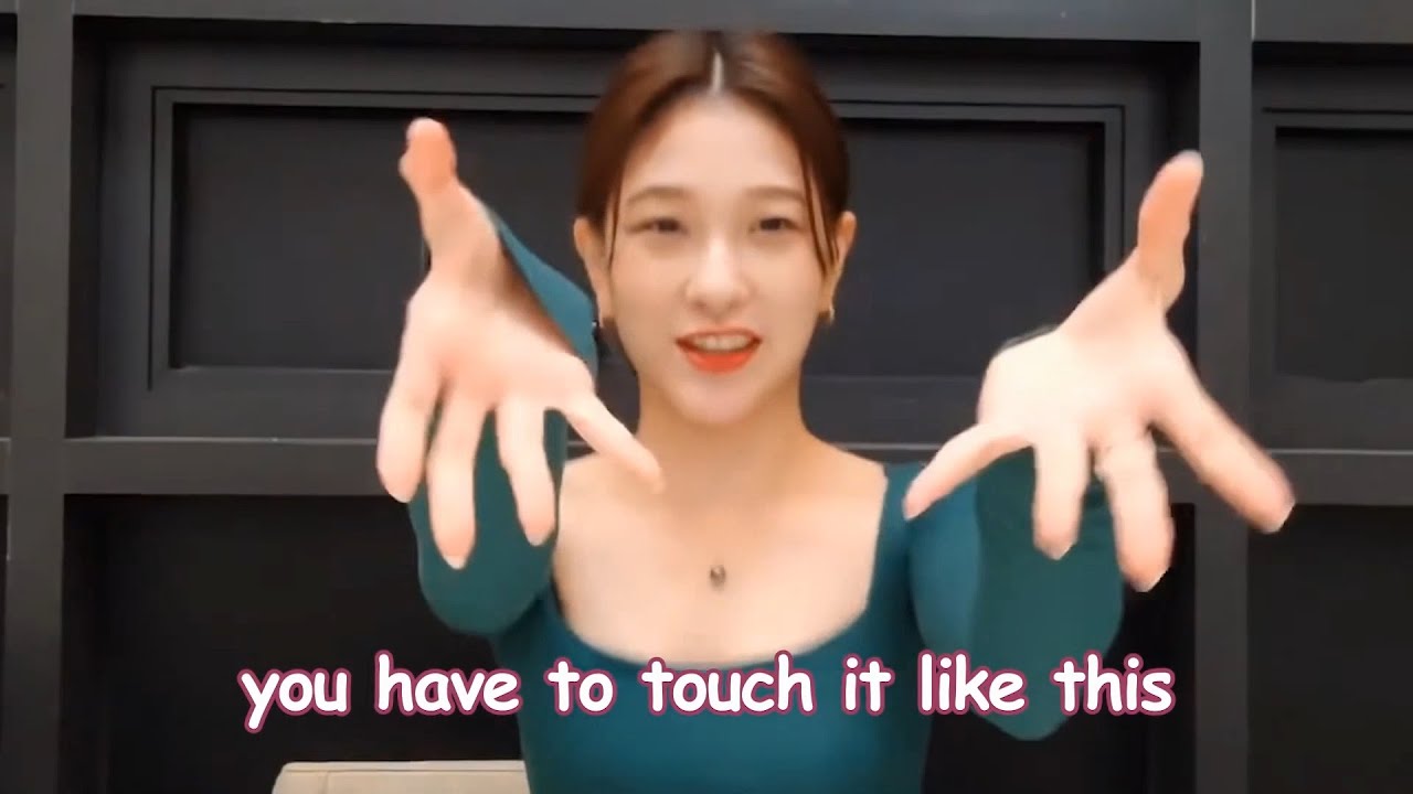 fromis_9 (프로미스나인) Lee Seoyeon (이서연) naughty hands/being clingy compilation #2