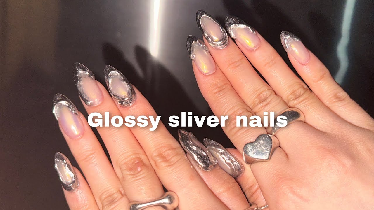 볼드한 악세사리와 찰떡인 glossy sliver nails🖤 셀프네일