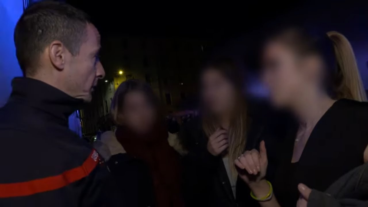 En sortie de boîte, inanimée sur le trottoir