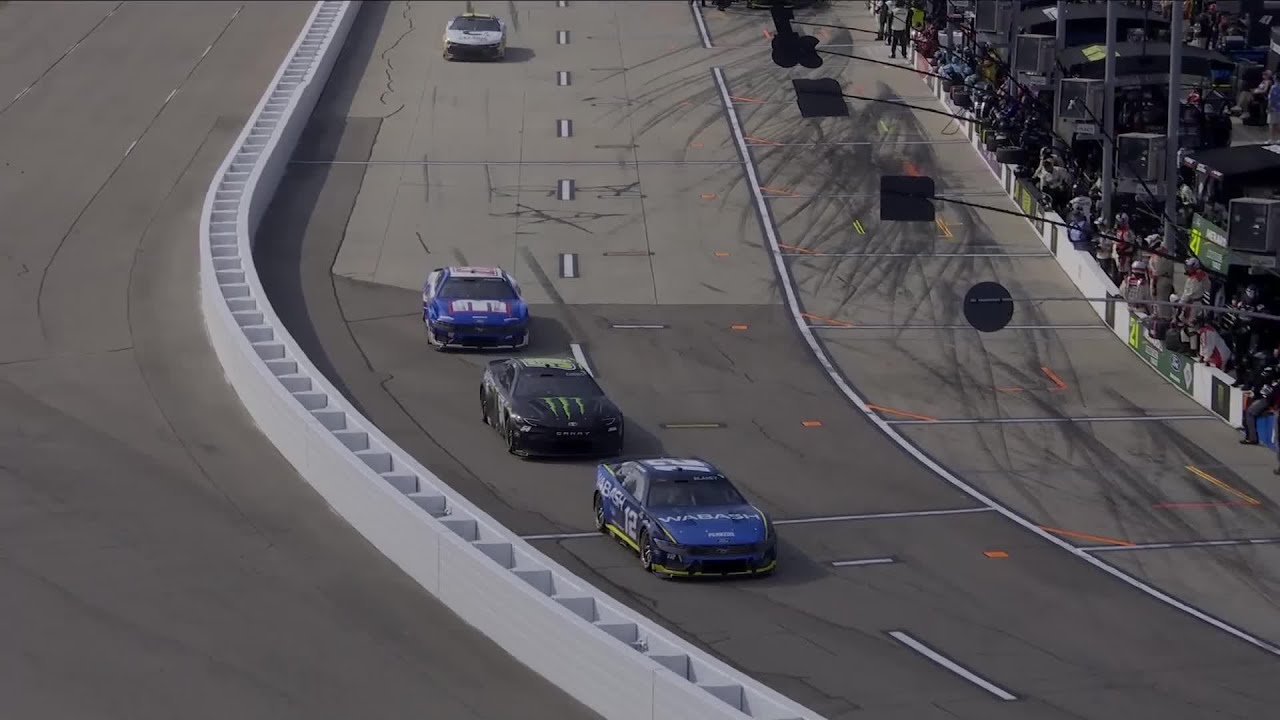Ryan Blaney with a Pit Stop from Iowa Corn 350 Powered by Ethanol