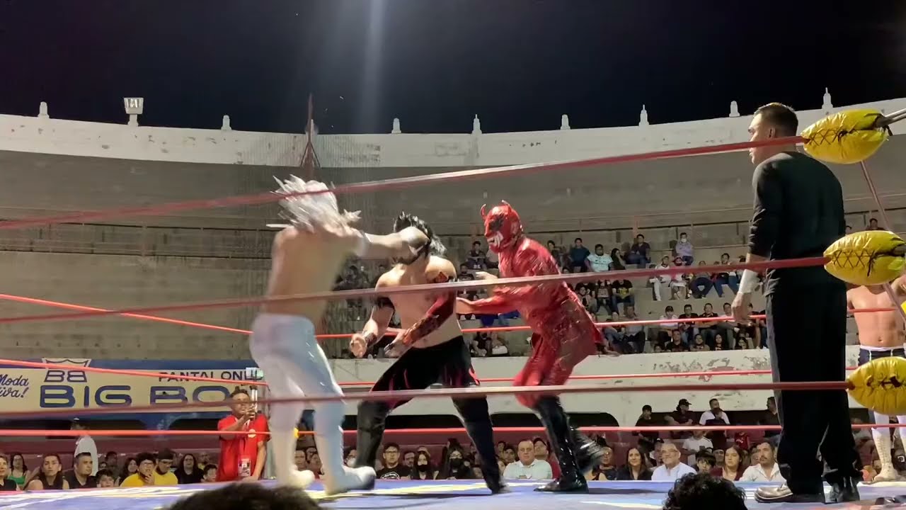 Kommander, Gravity, Bandido e Hijo del Vikingo en Plaza de Toros Torreón