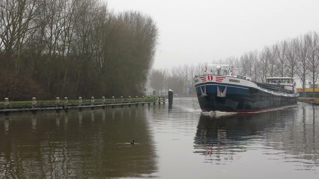 Inland vessel Mariska canal the Gouwe  by Gouda city 25-02-26
