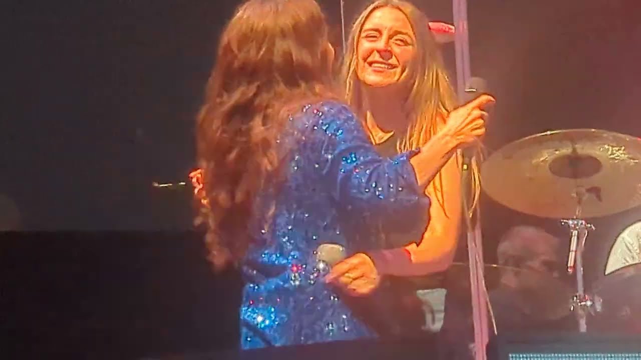 Alanis Morissette - Ironic (Intro with Irish Fan) - Malahide - Dublin - 29 June 2025 HD/4K