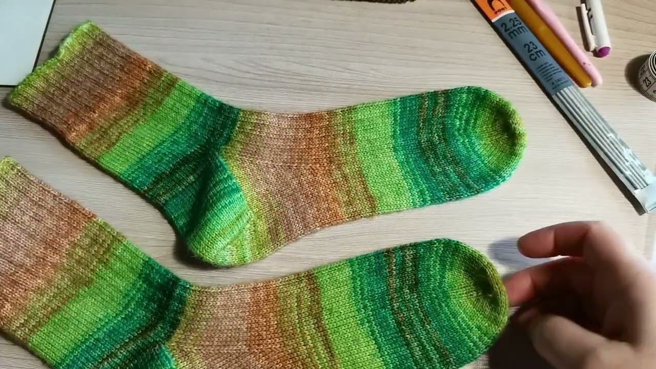 1//2025 //моя носочная коробочка /тепло в каждой петельке