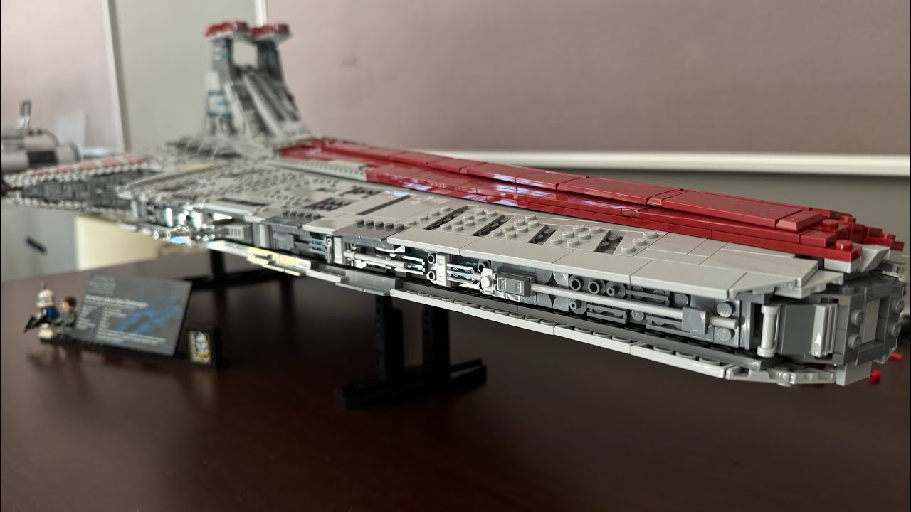 Building UCS LEGO Star Wars Venator Star Destroyer
