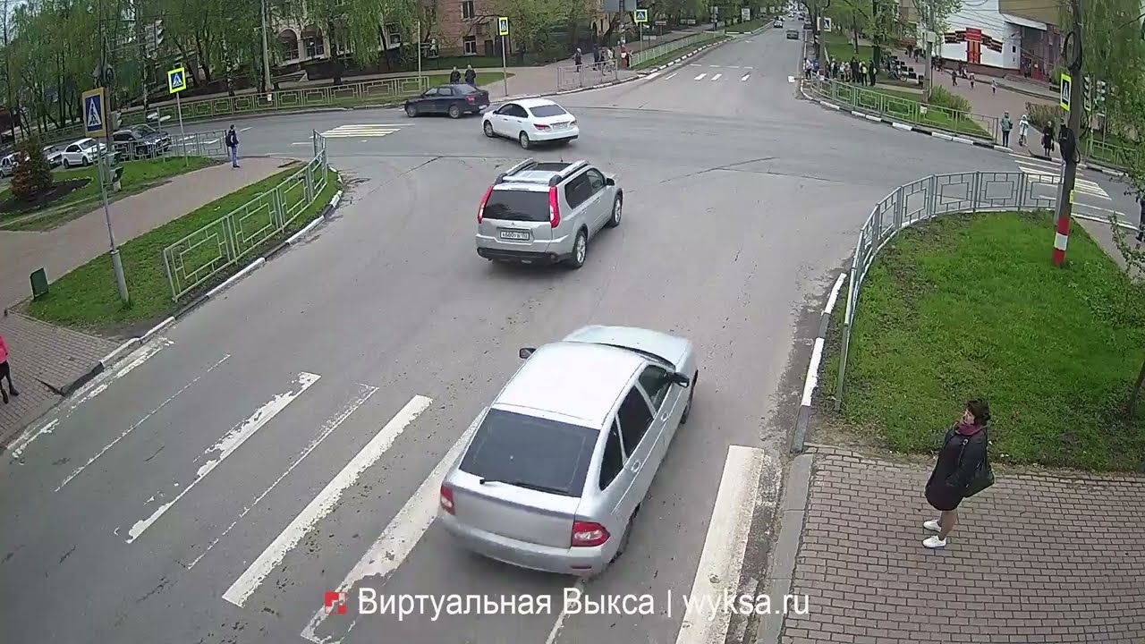 +18. Водитель  &laquo;Лады&raquo; на пешеходном переходе сбил четверых детей