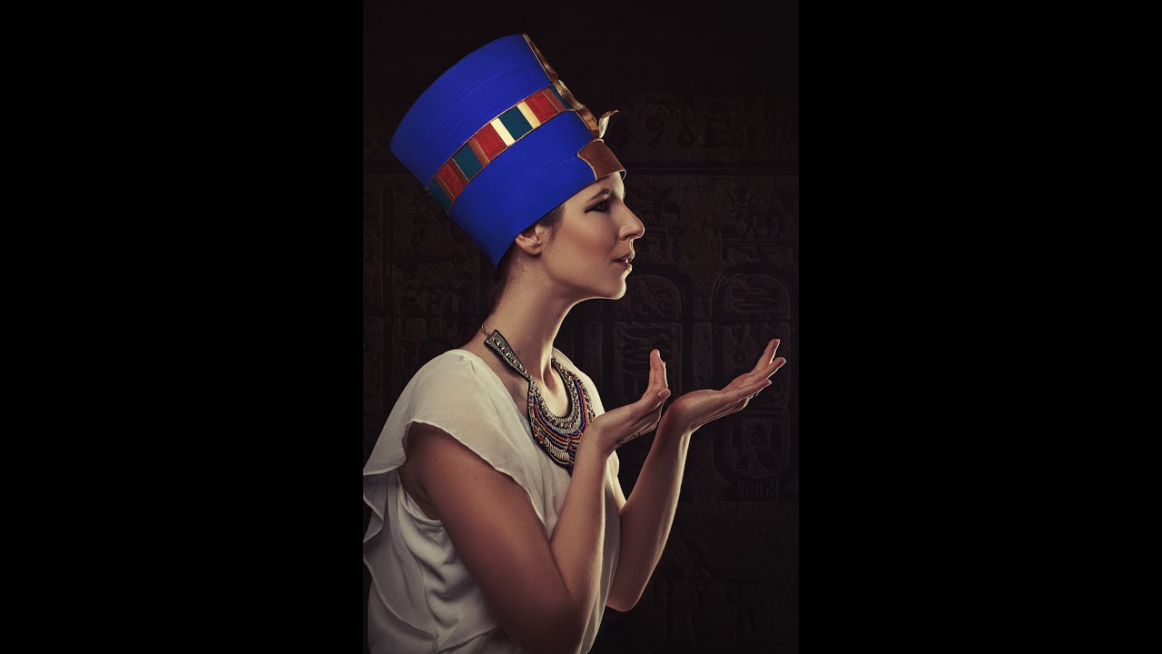 Ze z&aacute;kulis&iacute; focen&iacute; Nefertiti s Edit B. Photo
