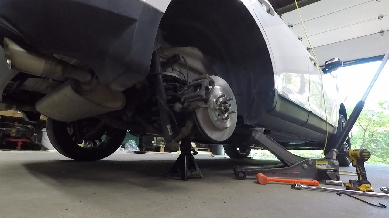 2013 Ford Edge Rear Brake Pad and Rotor Replacement