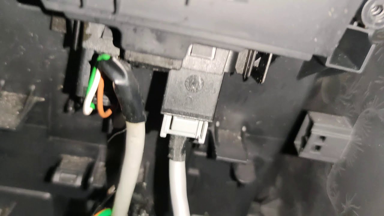 Заміна USB роз'єма Volvo XC60 2010