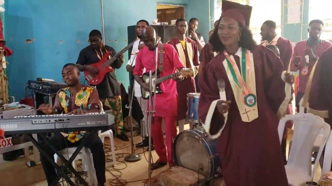 Spectacular Edo Thanksgiving Praise: CACGM Oronmiyan Choir