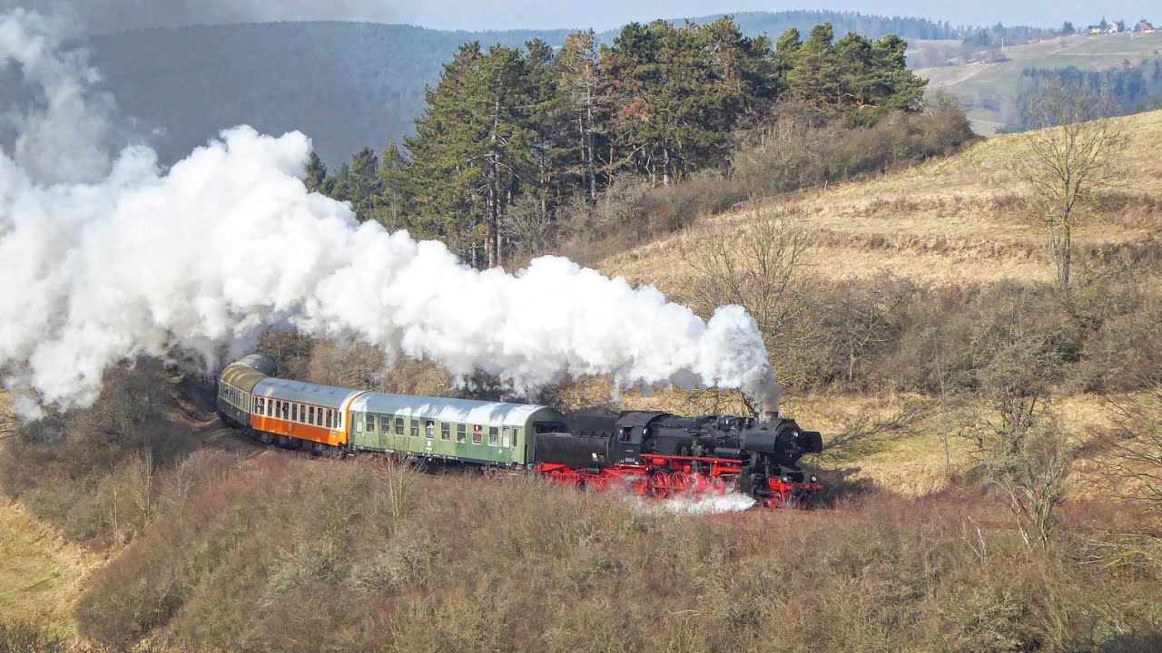 52 8154-8 dampft von Leipzig ins Schwarzatal am 05.03.2022