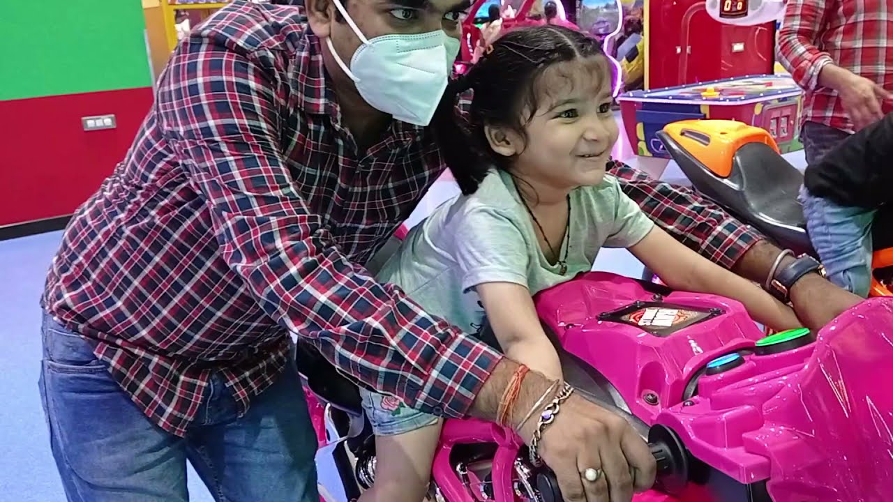 Naira Playing Games at Mall | Family Outing | Fun & Masti | Naira enjoying at mall after long time |