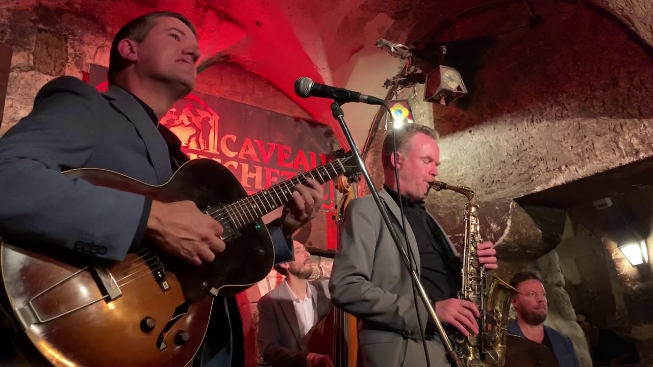 David Blenkhorn swing band invite Nick Hampton in the Huchette .