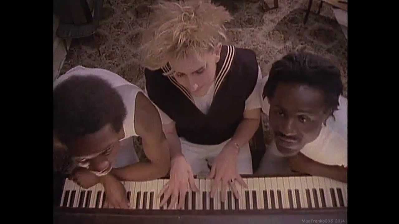 Fun Boy Three - The Telephone Always Rings (1982) (HD)