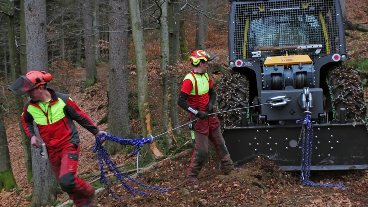 Look at this VALPRO forestry tractor in action - ProJernač,  Uniforest - BeGR8 Media