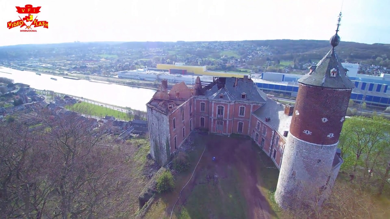 chateau apres incendie