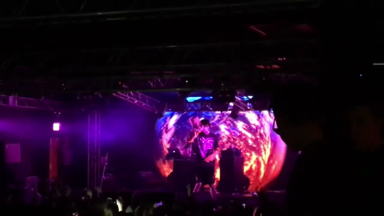 LiL PEEP - WORLDS AWAY LIVE ST. PETERSBURG RUSSIA