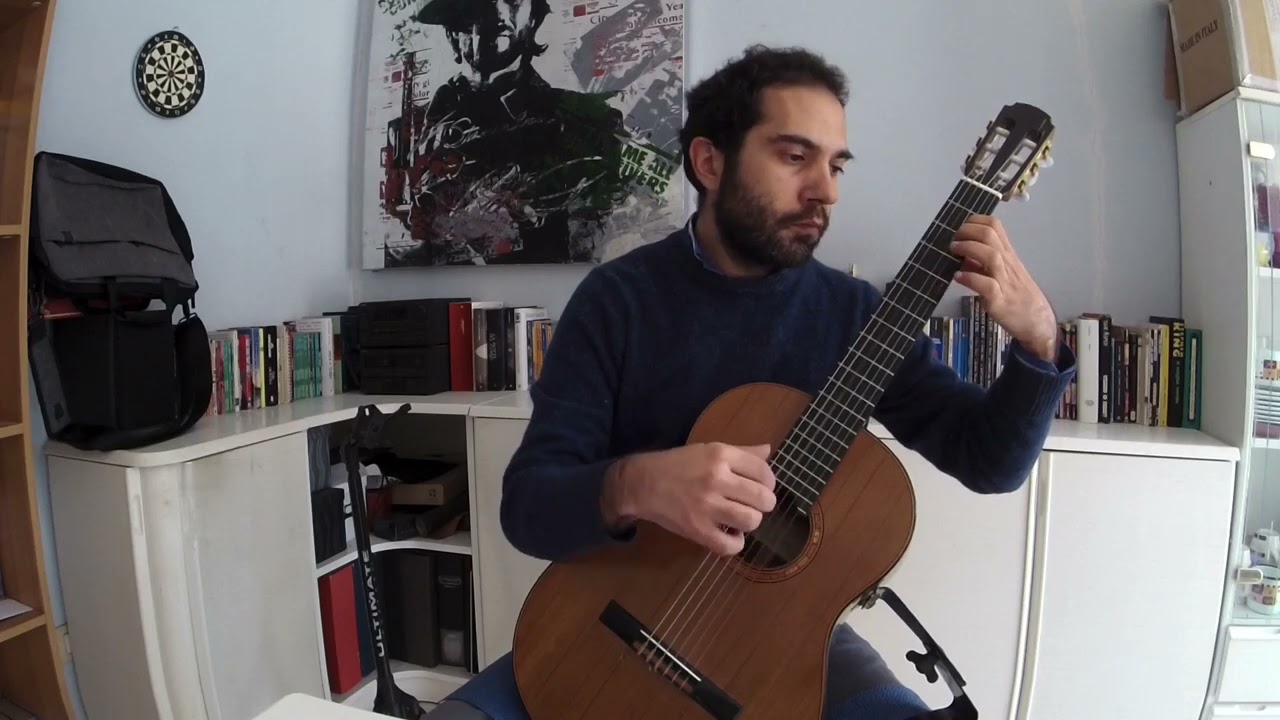 Classical Guitar - Robert De Visée, Menuet