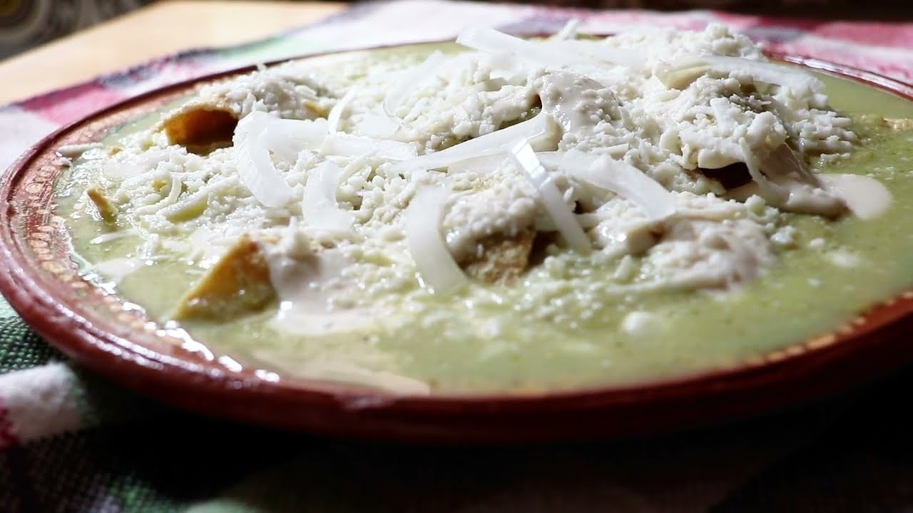 Chilaquiles Verdes Caseros 🥑 ¡Te Enseñamos la Mejor Receta!