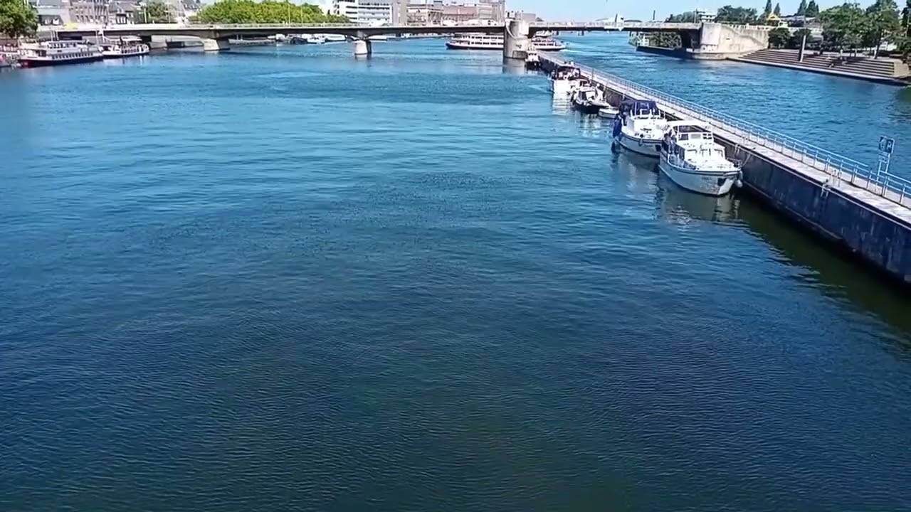 maas Rivier waa wabiga maas ee Maastricht