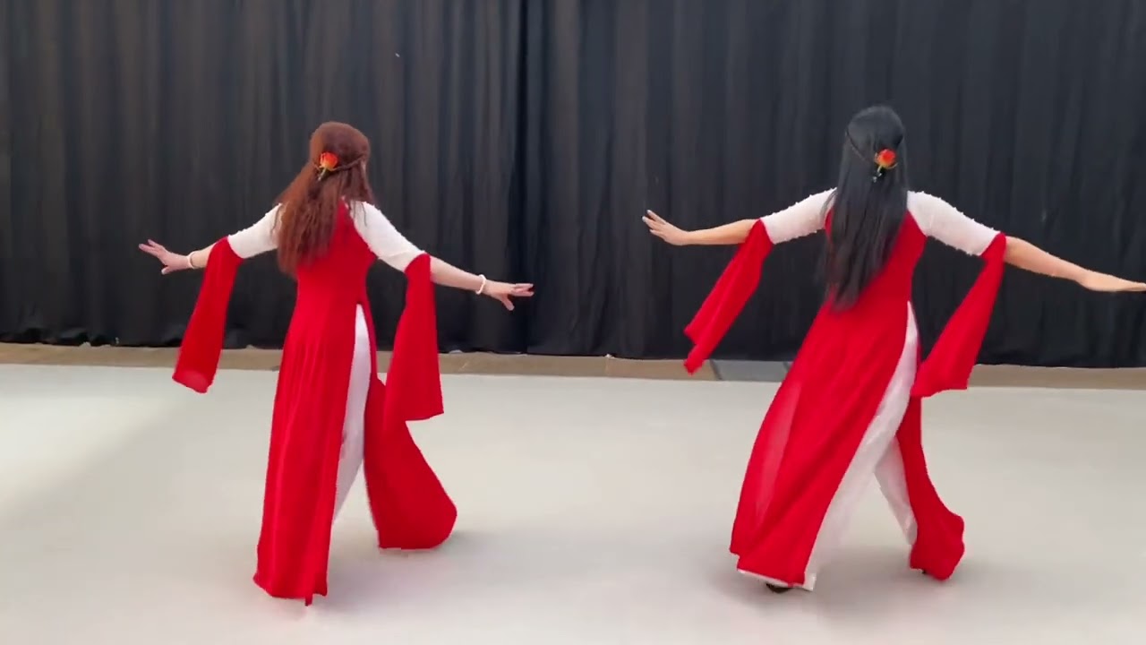 Mùa xuân đầu tiên nhảy van điệu,đẹp 😍