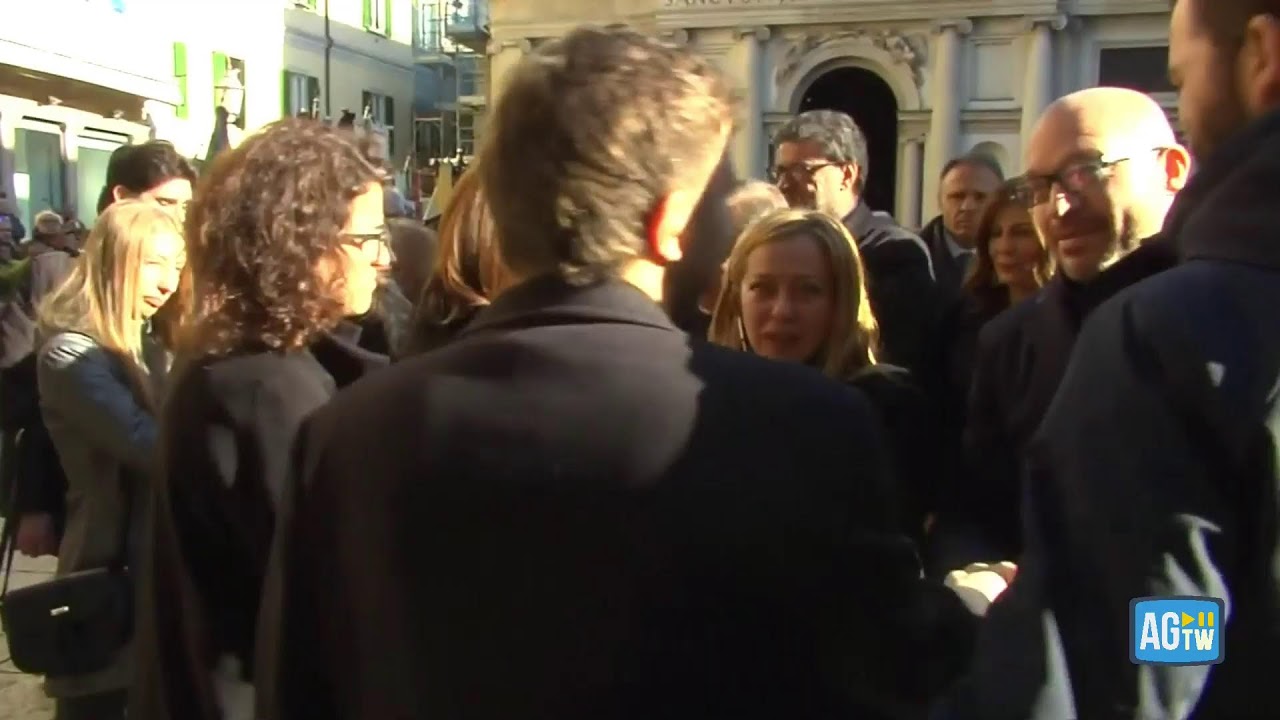 Varese, i funerali di Stato di Roberto Maroni [DIRETTA]