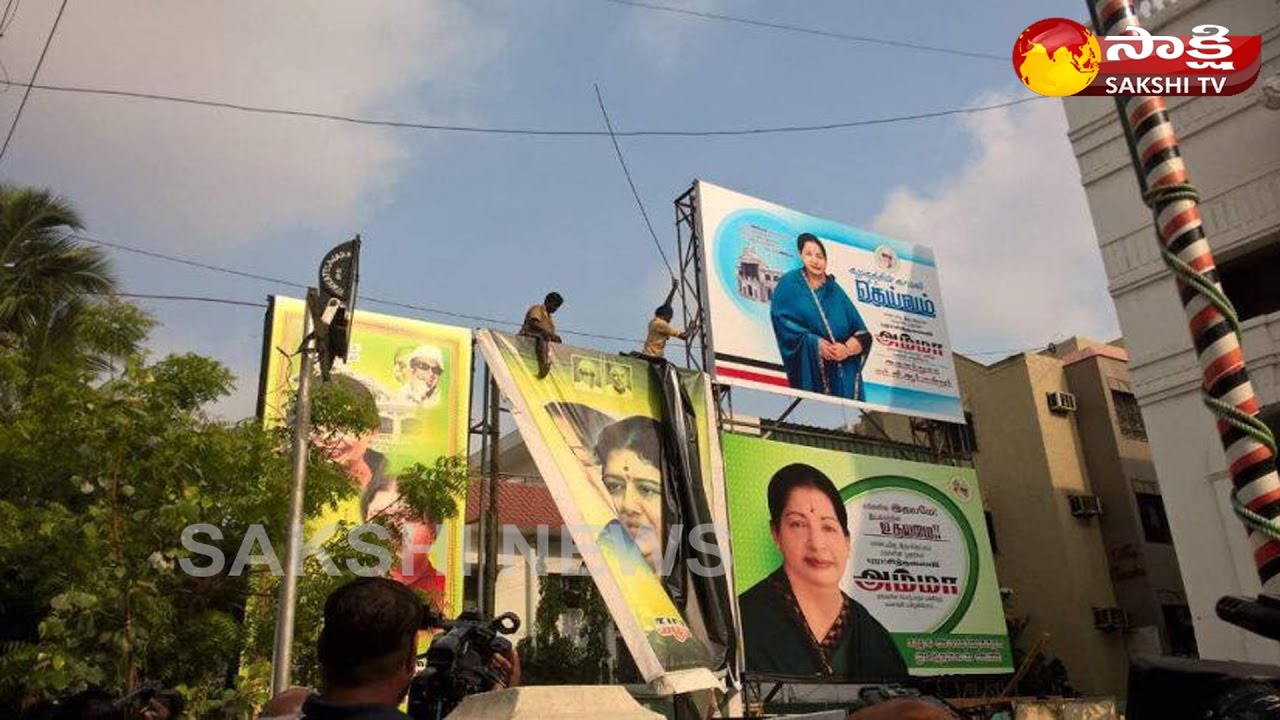 Sasikala banners removed from AIADMK office, OPS camp says &lsquo;positive step&rsquo;