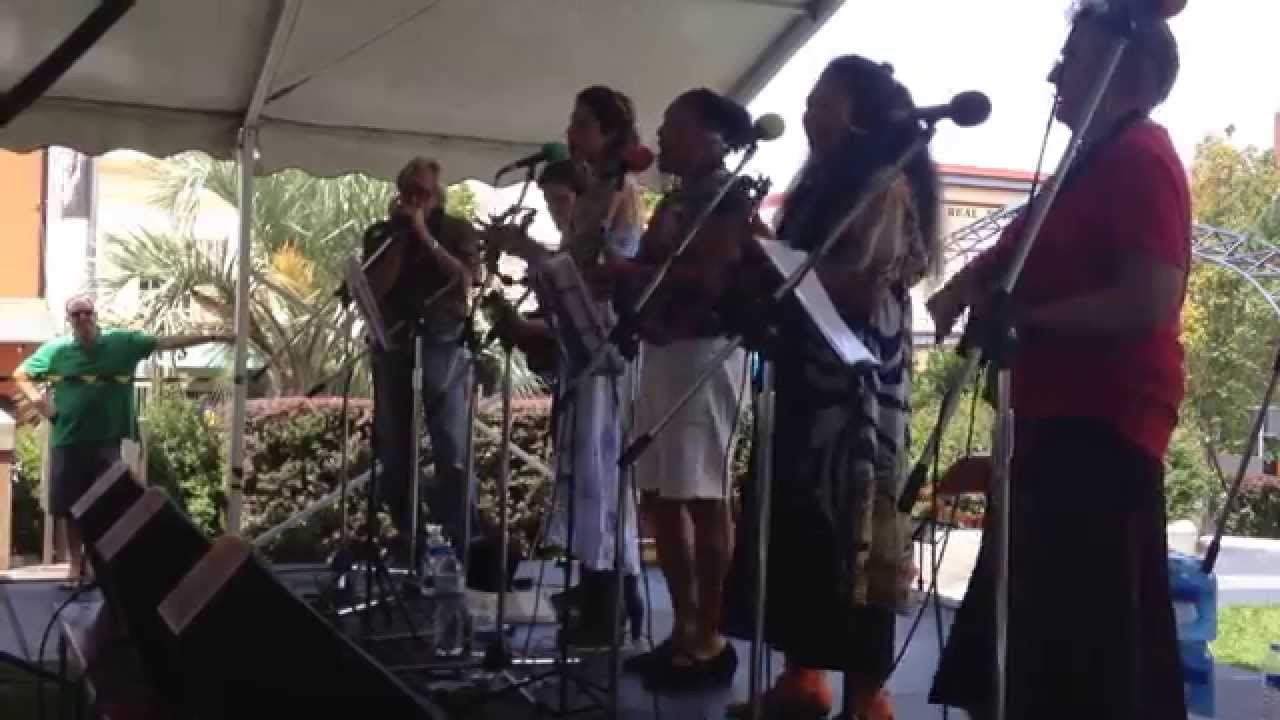 She Works Hard for the Money - Da Vinylz - The 2015 Blue Mountains Ukulele Festival
