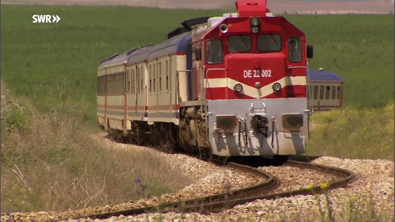 DE 22000 Lokomotif Kurplarda Kıvrılarak 8. Kademede Geçişi