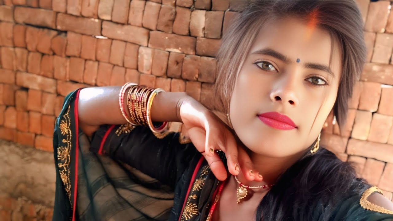 Bahut Garib Ghar Se video banate hain please upload proble#dance #m
